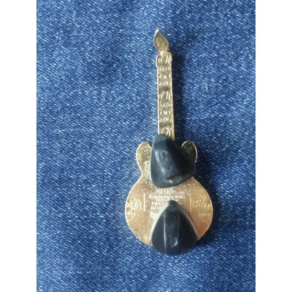 Seminole Hard Rock Casino & Hotel Guitar Pin 3-tier cake Tampa Happy Birthday